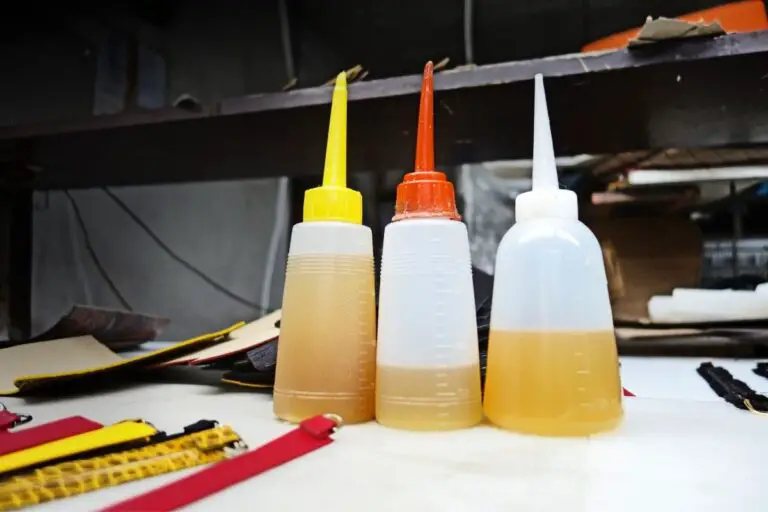 How Much Does Glue Weigh? Things You Must Know